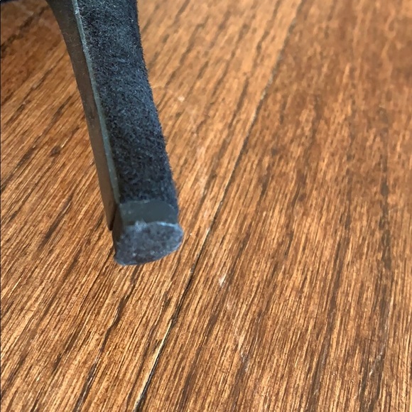 Guess Heels like new! 👠 - Picture 3 of 8